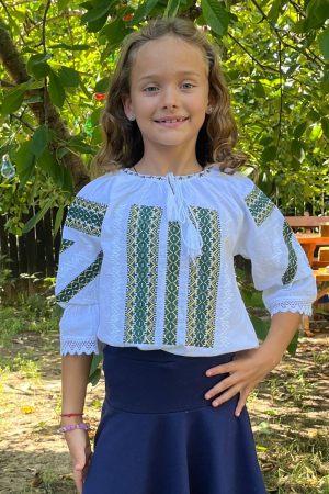 Ie fete Atanasia broderie verde [2]