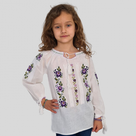 Ie fete Irina broderie mov [2]