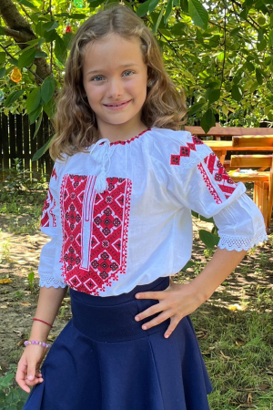 Ie fete Meletina broderie rosie [2]