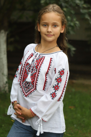 Ie fete Nichita broderie rosie [1]