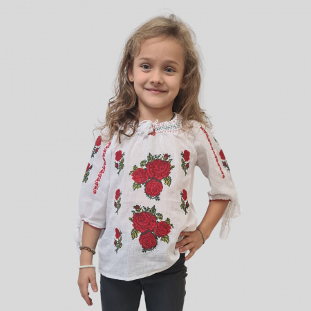 ie fete - Ie fete Hristina1