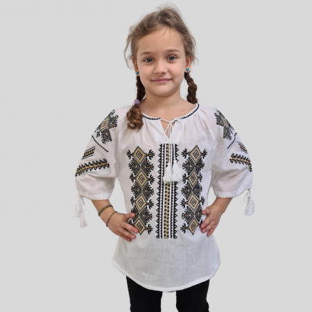 ie fete - Ie fete Raluca