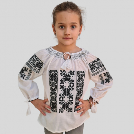 ie fete - Ie fete Briona