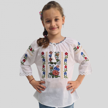 ie fete - Ie fete Sidonia