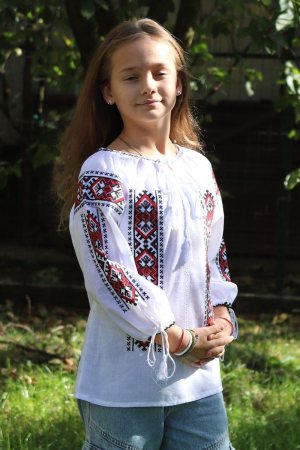 Ie fete Azaria broderie rosie [1]