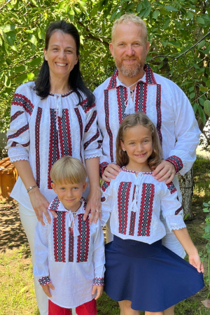 Seturi pentru familie - Set familie Andronic broderie rosie