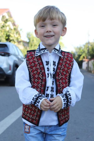 Copii - Vesta traditionala copii broderie romburi regale rosii