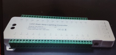 CONTROLER  28 SCARI CU  SENZORI SI TELECOMANDA [1]