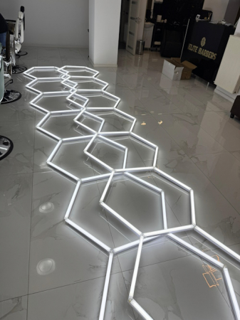 7 hexagoane led honeycomb - tavan led honeycomb 7 hexagoane  coloana 5,65 x 0.95  m 280w