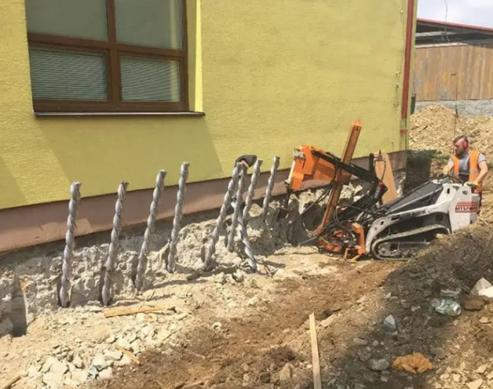 Bare elicoidale fixare pereti , reparatii zidarie [22]