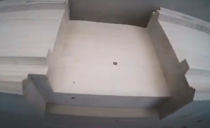 Case din grinzi lamelare prevazute cu nut si feder si sistem de imbinare la capete [38]