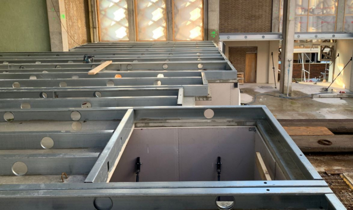 Metal beam ceilings, permanent metal formwork and concrete [4]