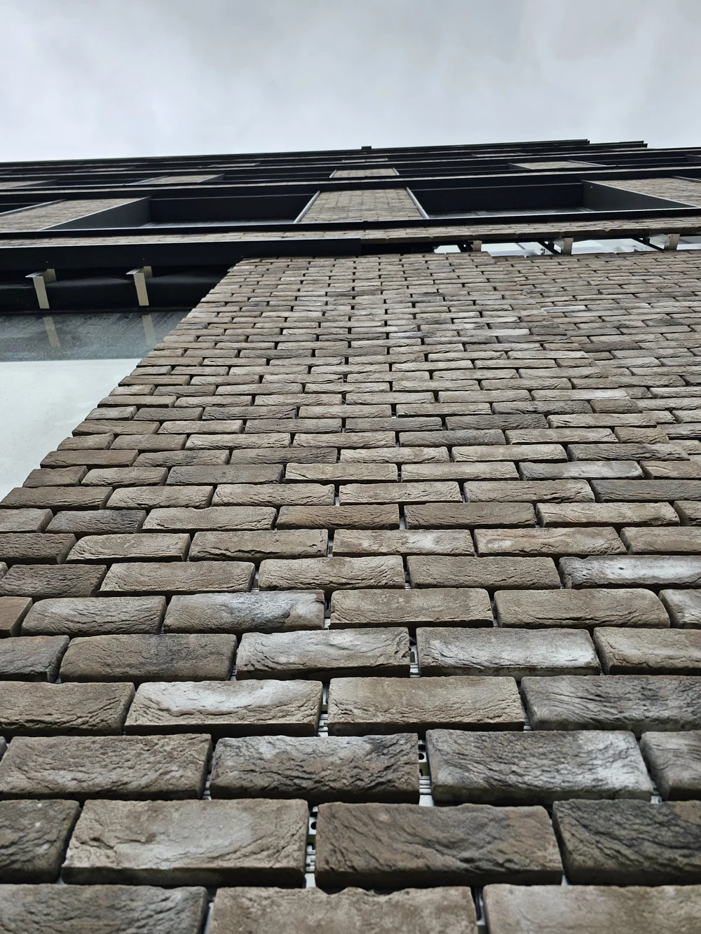 Fatada ventilata structura aluminiu si placari caramida [34]