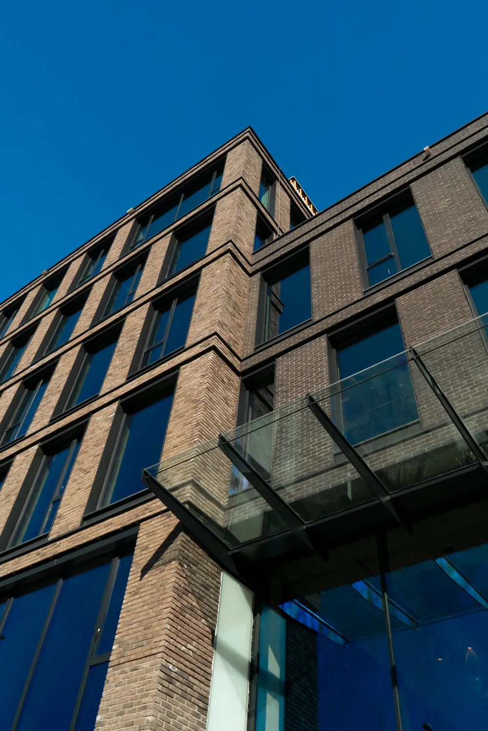 Fatada ventilata structura aluminiu si placari caramida [39]