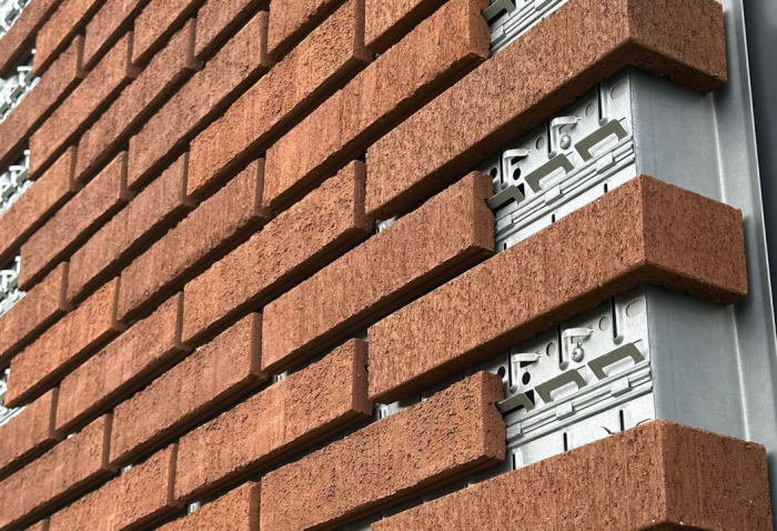 Fatada ventilata structura aluminiu si placari caramida [28]