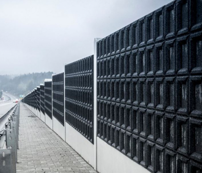 Modular sound insulation fences [5]