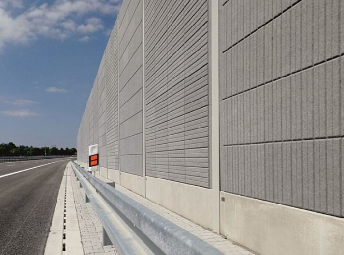Modular sound insulation fences [4]
