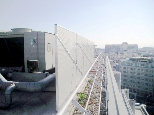 Garduri tip  panou sandvis perforat pentru izolatie fonica [7]