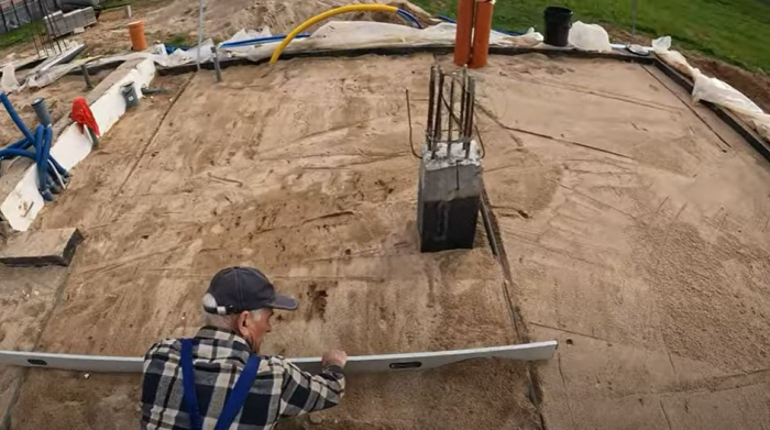 Expanded clay granules for construction [4]