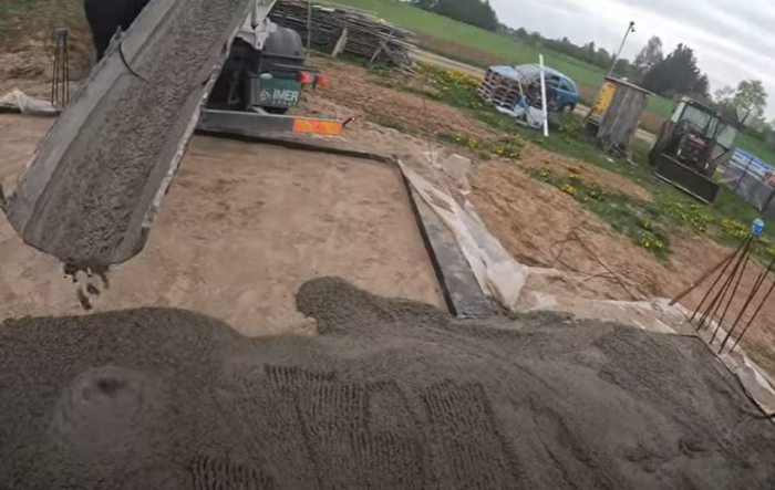 Expanded clay granules for construction [8]