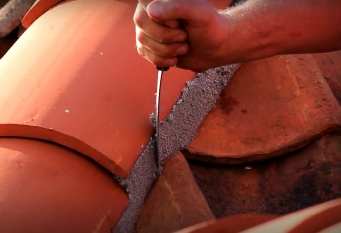 Ready-to-use thermal insulating roof mortar [7]