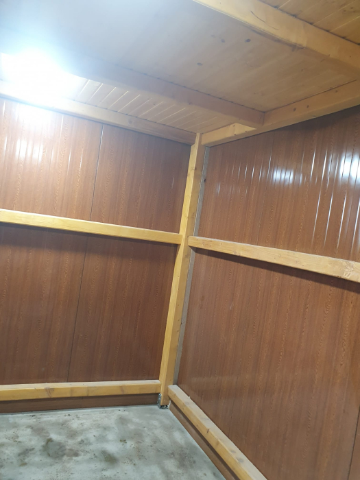 Decorative metal  sandwich panels with PIR / PUR insulation [7]