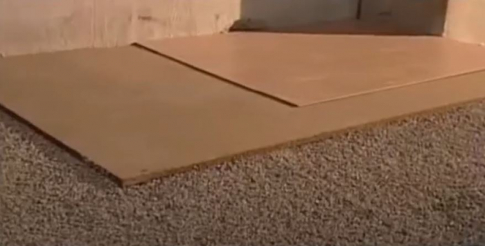 Cellulose pellets for leveling and insulation [5]