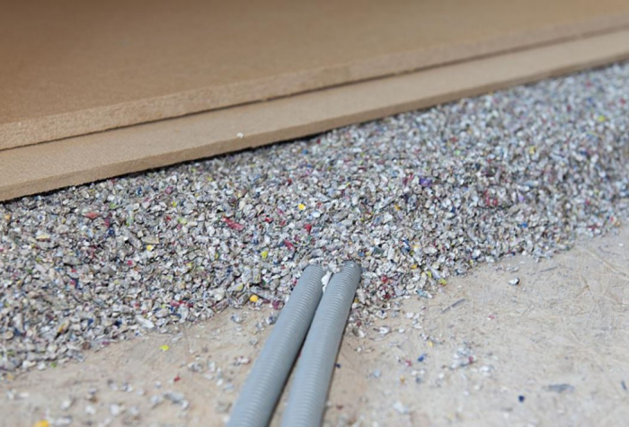 Cellulose pellets for leveling and insulation [10]