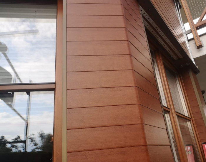 Placari universale cu rigle de aluminiu cu aspect de lemn [23]