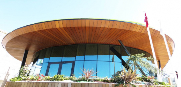 Universal cladding with wood-look aluminum profiles [11]