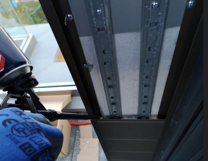 Placari universale cu rigle de aluminiu cu aspect de lemn [28]