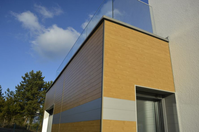 Placari universale cu rigle de aluminiu cu aspect de lemn [37]