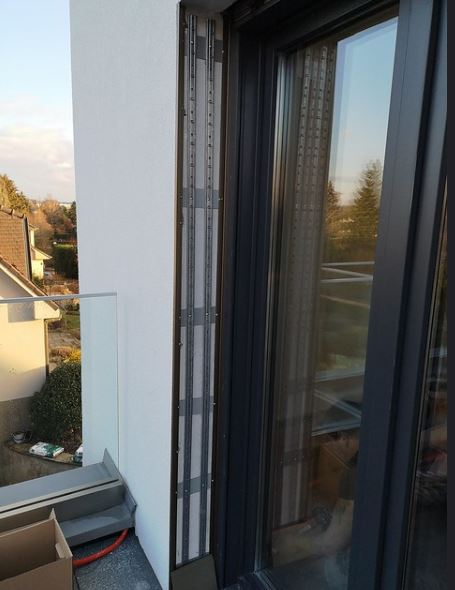 Placari universale cu rigle de aluminiu cu aspect de lemn [30]