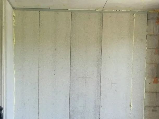 Pereti despartitori din polistiren si beton [10]
