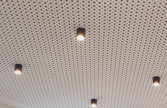 Acoustic gypsum boards without visible joints [2]