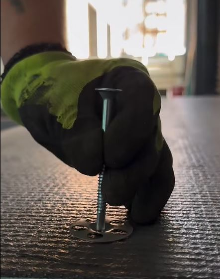 Placi structurale din polistiren extrudat placate cu plasa de fibra de sticla si ciment [14]