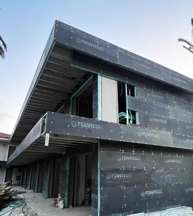 Placi structurale din polistiren extrudat placate cu plasa de fibra de sticla si ciment [33]