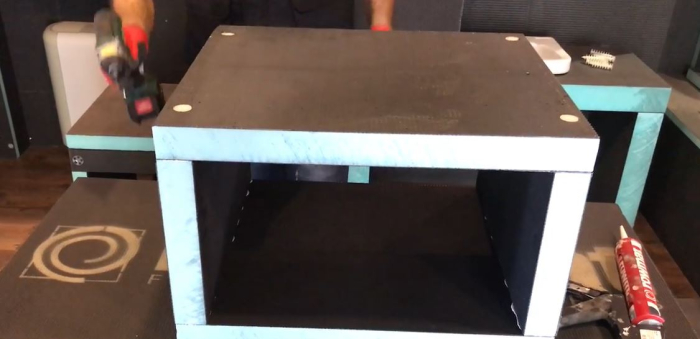 Placi structurale din polistiren extrudat placate cu plasa de fibra de sticla si ciment [67]