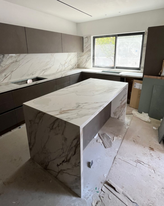 Placi structurale din polistiren extrudat placate cu plasa de fibra de sticla si ciment [21]