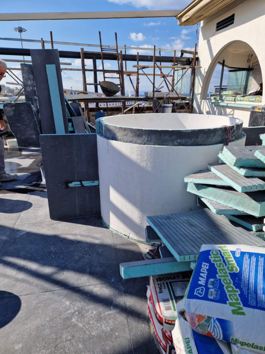 Placi structurale din polistiren extrudat placate cu plasa de fibra de sticla si ciment [13]