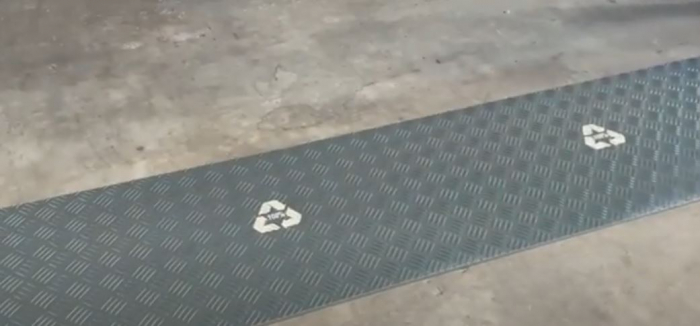 Placi tip placaj din plastic reciclat [5]