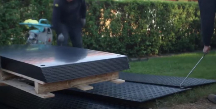 Placi tip placaj din plastic reciclat [10]