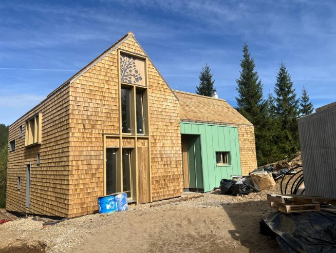 Acacia and oak wood shingles [10]