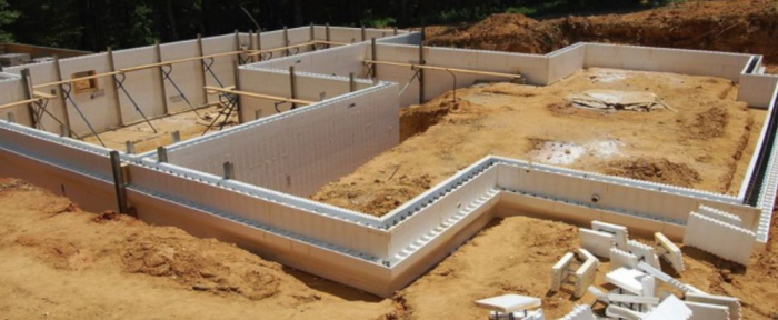 Sistem de constructie din cofraje pierdute din polistiren si beton [14]