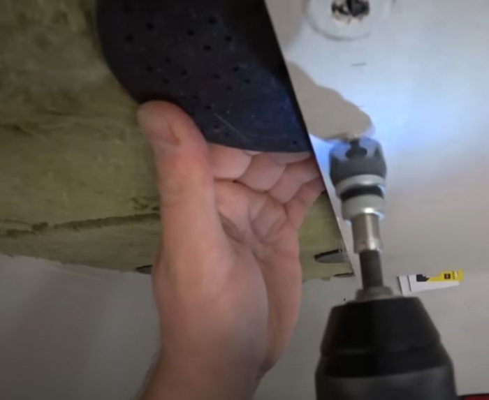 Sistem de fixare a plăcilor, fara profile metalice [24]