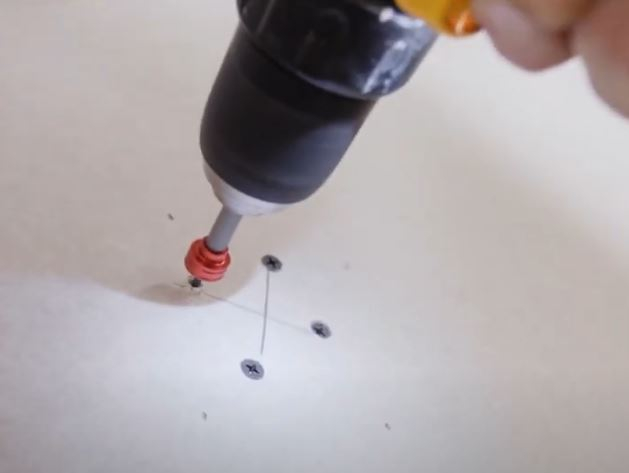 Sistem de fixare a plăcilor, fara profile metalice [10]