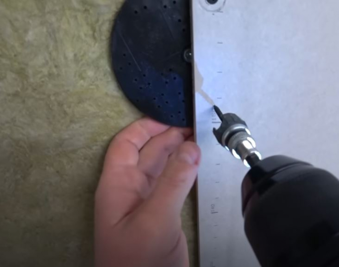 Sistem de fixare a plăcilor, fara profile metalice [23]