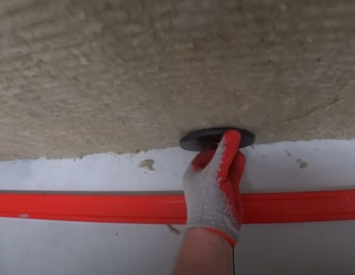 Sistem de fixare a plăcilor, fara profile metalice [21]