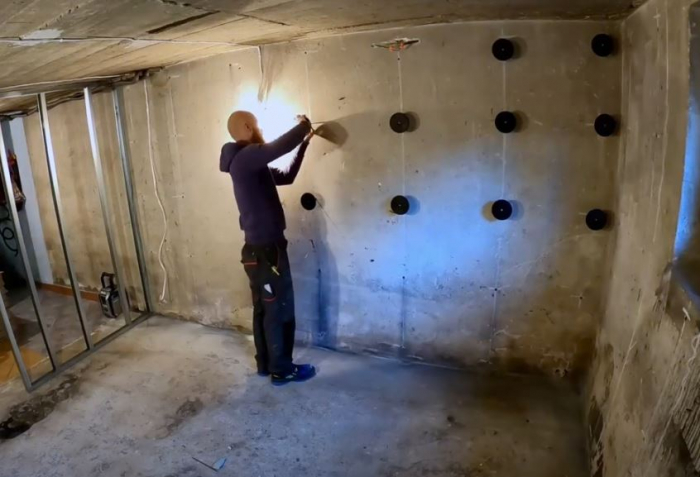 Sistem de fixare a plăcilor, fara profile metalice [12]