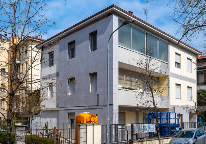 Termosistem exterior din polistren , vata bazaltica sau aerogel cu placare ceramica preinstalata [3]